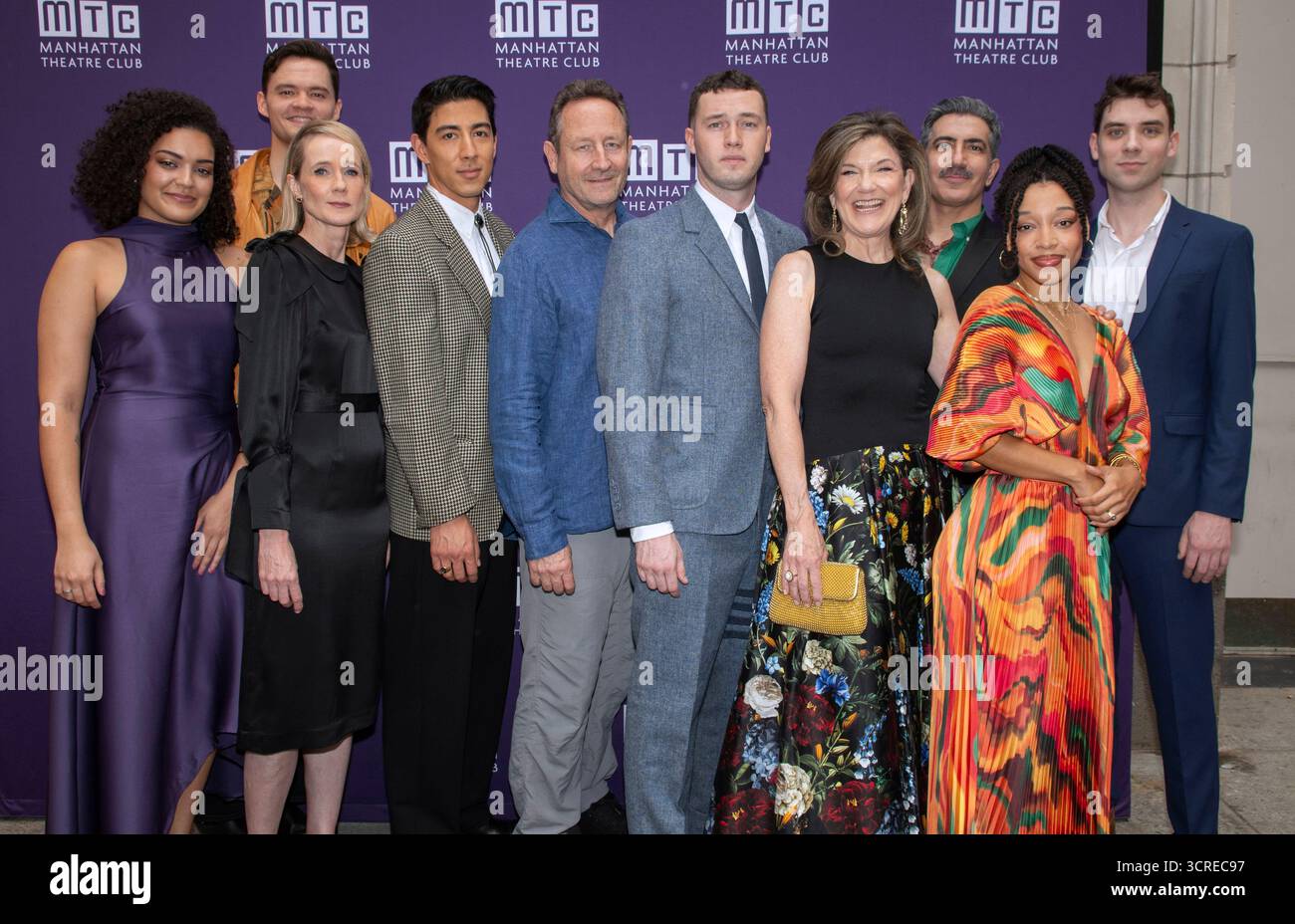 29 septembre 2025, New York, NY, États-Unis : Camila Cano-Flavia, Jacob Orr, Lucy Taylor, Kim Fischer, Sam Robards, Will Harrison, Victoria Clark, Piter Marek, Amber Reauchean Williams, Cody Kostro assistent à la soirée d'ouverture de 'Punch' à Broadway. Tenue au Samuel J. Friedman Theatre à New York. Photo image Press/Zuma Press. 29 septembre 2025. (Crédit image : © photo image Press via ZUMA Press Wire) USAGE ÉDITORIAL SEULEMENT ! Non destiné à UN USAGE commercial ! Banque D'Images