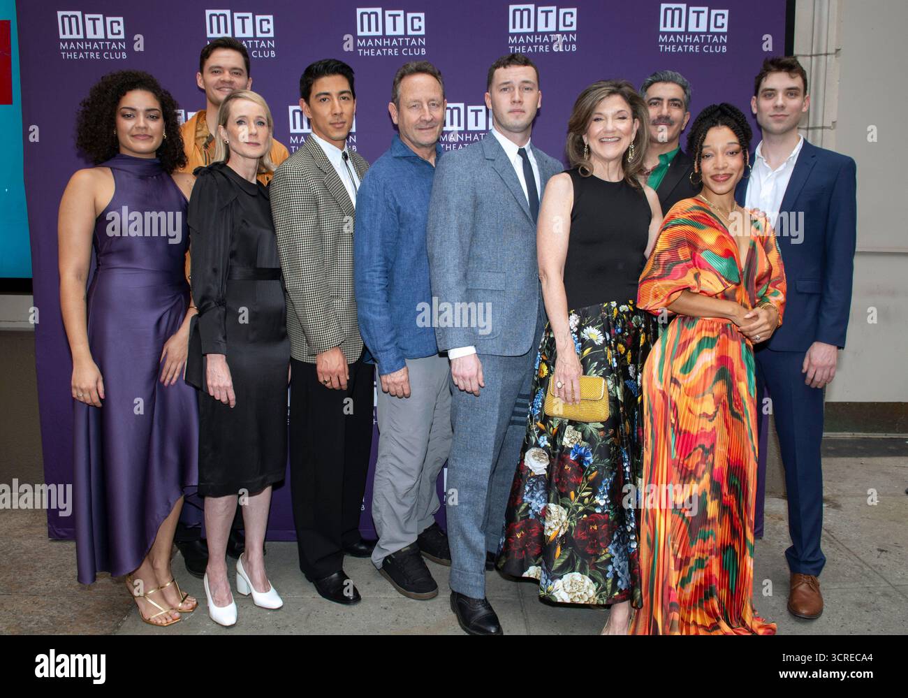 29 septembre 2025, New York, NY, États-Unis : Camila Cano-Flavia, Jacob Orr, Lucy Taylor, Kim Fischer, Sam Robards, Will Harrison, Victoria Clark, Piter Marek, Amber Reauchean Williams, Cody Kostro assistent à la soirée d'ouverture de 'Punch' à Broadway. Tenue au Samuel J. Friedman Theatre à New York. Photo image Press/Zuma Press. 29 septembre 2025. (Crédit image : © photo image Press via ZUMA Press Wire) USAGE ÉDITORIAL SEULEMENT ! Non destiné à UN USAGE commercial ! Banque D'Images