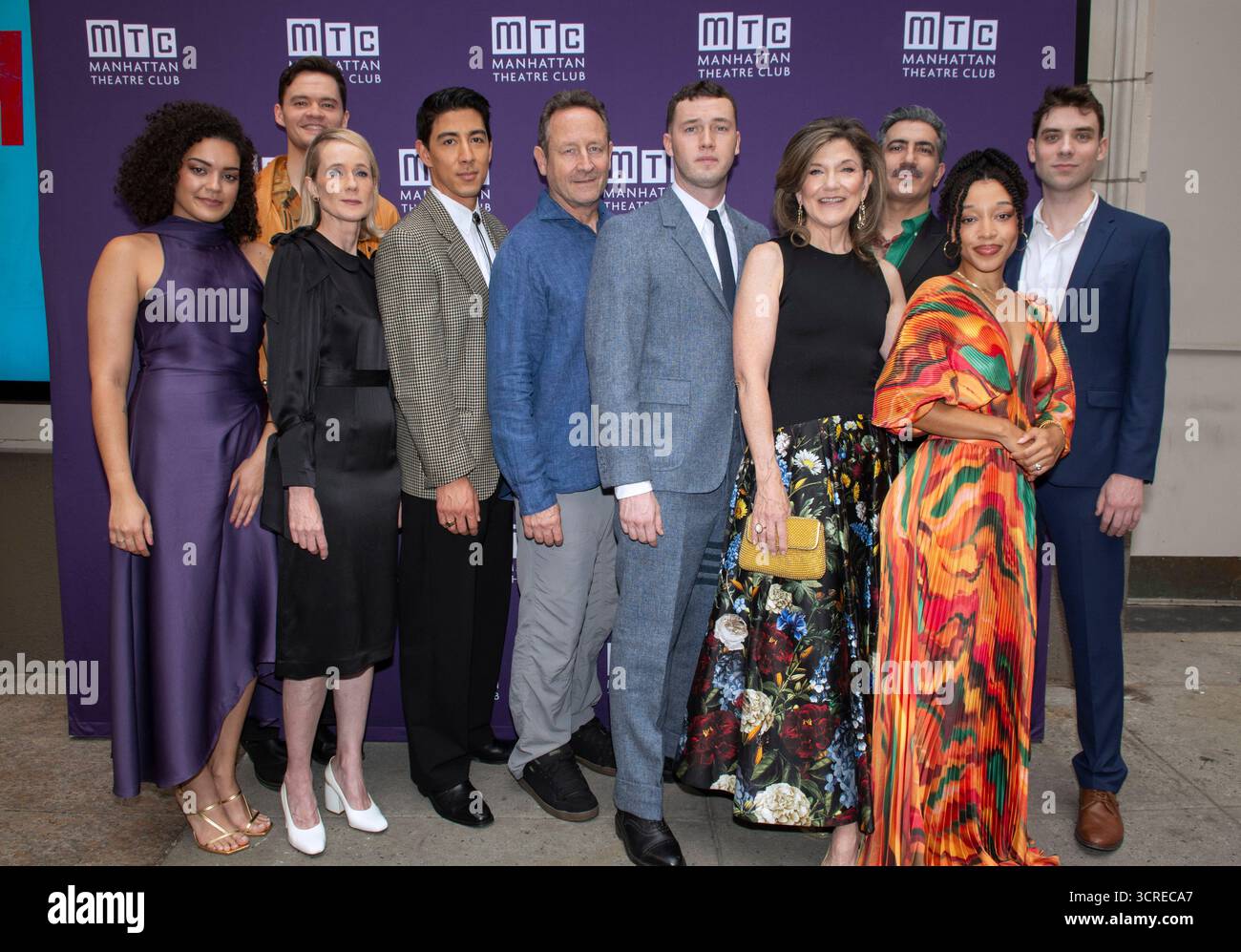 29 septembre 2025, New York, NY, États-Unis : Camila Cano-Flavia, Jacob Orr, Lucy Taylor, Kim Fischer, Sam Robards, Will Harrison, Victoria Clark, Piter Marek, Amber Reauchean Williams, Cody Kostro assistent à la soirée d'ouverture de 'Punch' à Broadway. Tenue au Samuel J. Friedman Theatre à New York. Photo image Press/Zuma Press. 29 septembre 2025. (Crédit image : © photo image Press via ZUMA Press Wire) USAGE ÉDITORIAL SEULEMENT ! Non destiné à UN USAGE commercial ! Banque D'Images