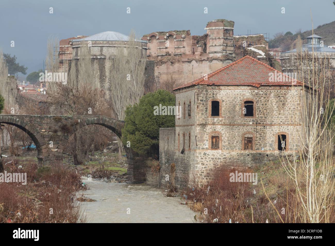 Ville antique de Bergama à Izmir en Turquie, Acropole historique, Ruines hellénistiques, Théâtre antique et Paysage archéologique Banque D'Images