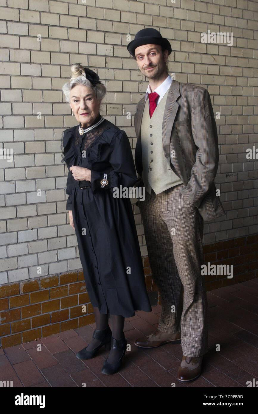 Vera Mueller (Mme Wilberforce), Thilo Herrmann (Prof Marcus), LADYKILLERS, répétition photo sur 29.09.2025 au Berlin crime Theatre, Berlin, première Banque D'Images