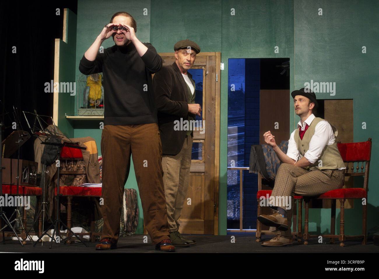 Henning Wolff (Louis Harvey), Silvio Hildebrandt (Dr Courtenay), Thilo Herrmann (Professeur Marcus), LADYKILLERS, répétition photo le 29.09.2025 au Berl Banque D'Images