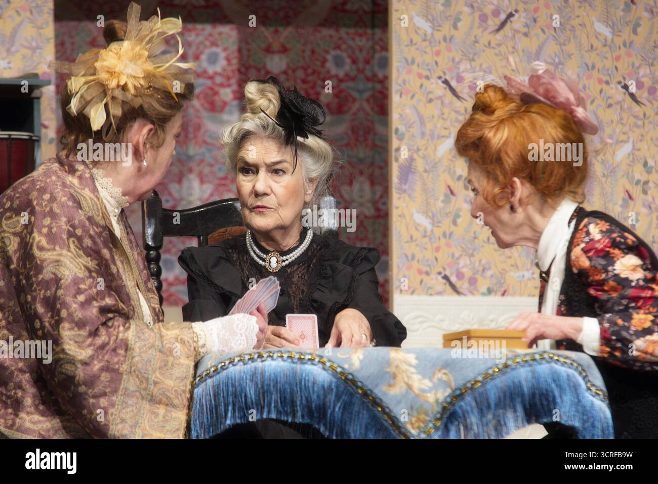 Vera Mueller (Mme Wilberforce), Katrin Martin (G. Livingstone), Jutta Schroeder (H. Plimshead), LADYKILLERS, répétition photo le 29.09.2025 au Berl Banque D'Images