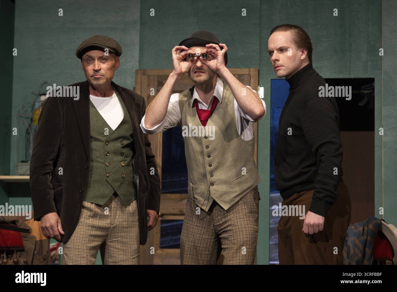 Silvio Hildebrandt (Dr Courtenay), Thilo Herrmann (Prof Marcus), Henning Wolff (Louis Harvey), LADYKILLERS, répétition photo le 29.09.2025 au Berli Banque D'Images