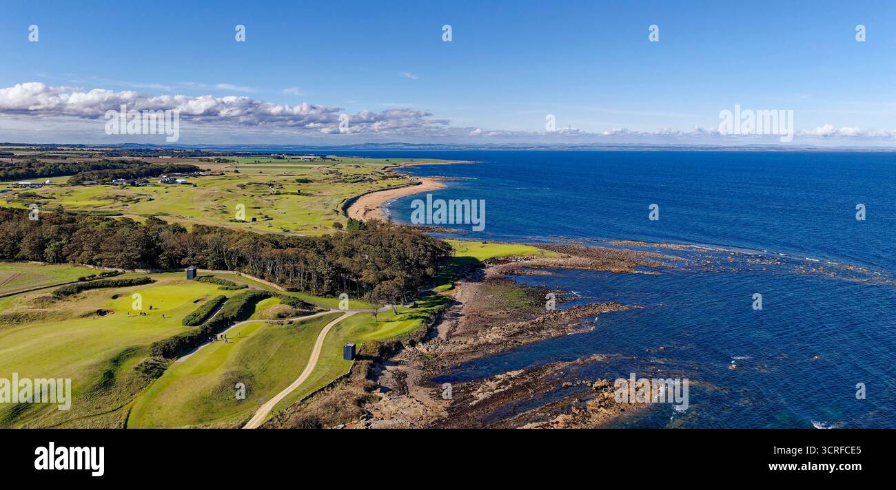 Cambo Sands Kingsbarns Golf Links Fife Scotland le parcours de golf bleu mer bois criques rocheuses et plages de sable Banque D'Images