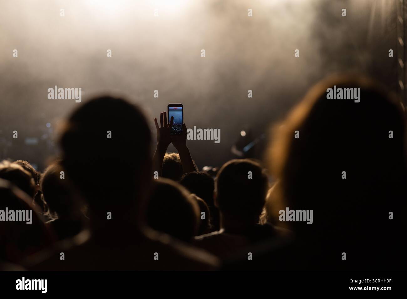 foule s'amuser au concert festival de musique d'été Banque D'Images