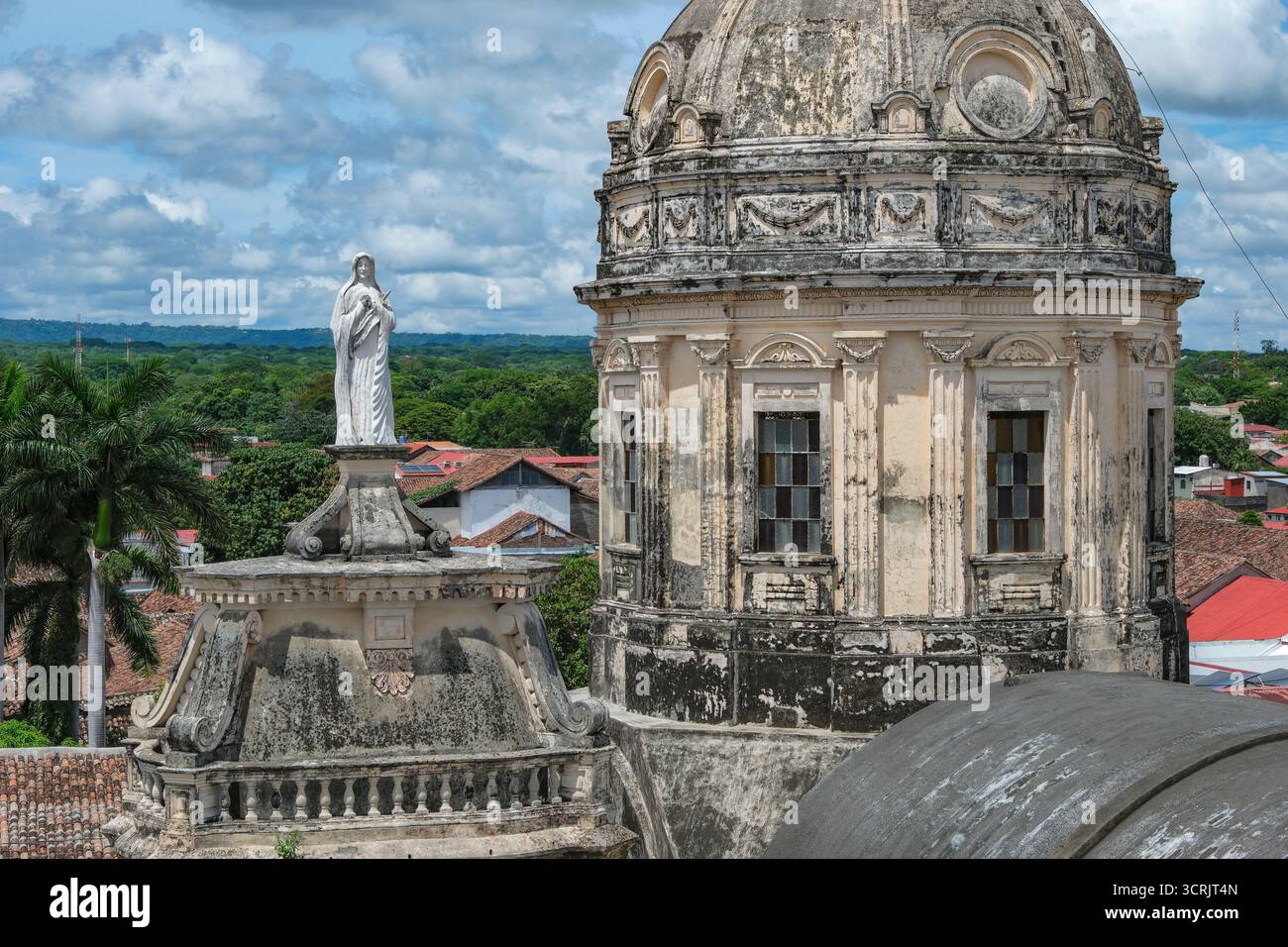 Grenade, Nicaragua - 1er octobre 2025 : Église notre-Dame de la Miséricorde à Grenade, Nicaragua. Banque D'Images