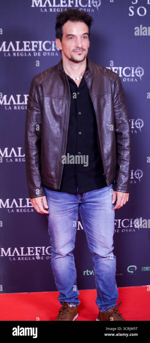 Madrid, Espagne, 1er octobre 2025 : L'actrice et réalisatrice Juanma Muniagurria pose pour les médias lors de la première Photocall de 'Maleficent : la règle de l'OSHA' le 1er octobre 2025, au Verdi Cinemas de Madrid, Espagne. Crédit : Alberto Brevers / Alamy Live News. Banque D'Images