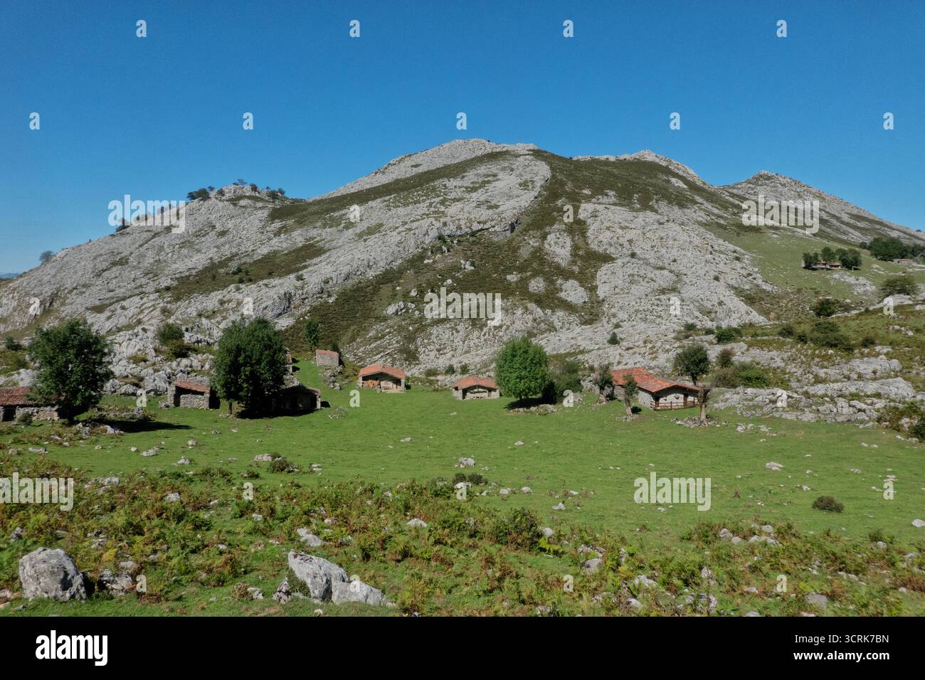 Cabanes de bergers traditionnelles dans le parc national des Picos de Europa, Covadunga, Asturies, Espagne Banque D'Images
