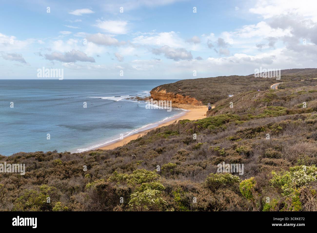 Vue sur la plage emblématique de surf Bells à Surf Coast Shire, le long de la Great Ocean Road. Victoria, Australie Banque D'Images