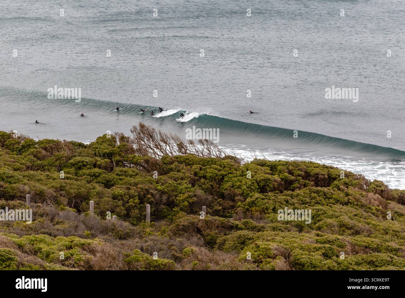 Vue sur la plage emblématique de surf Bells à Surf Coast Shire, le long de la Great Ocean Road. Victoria, Australie Banque D'Images