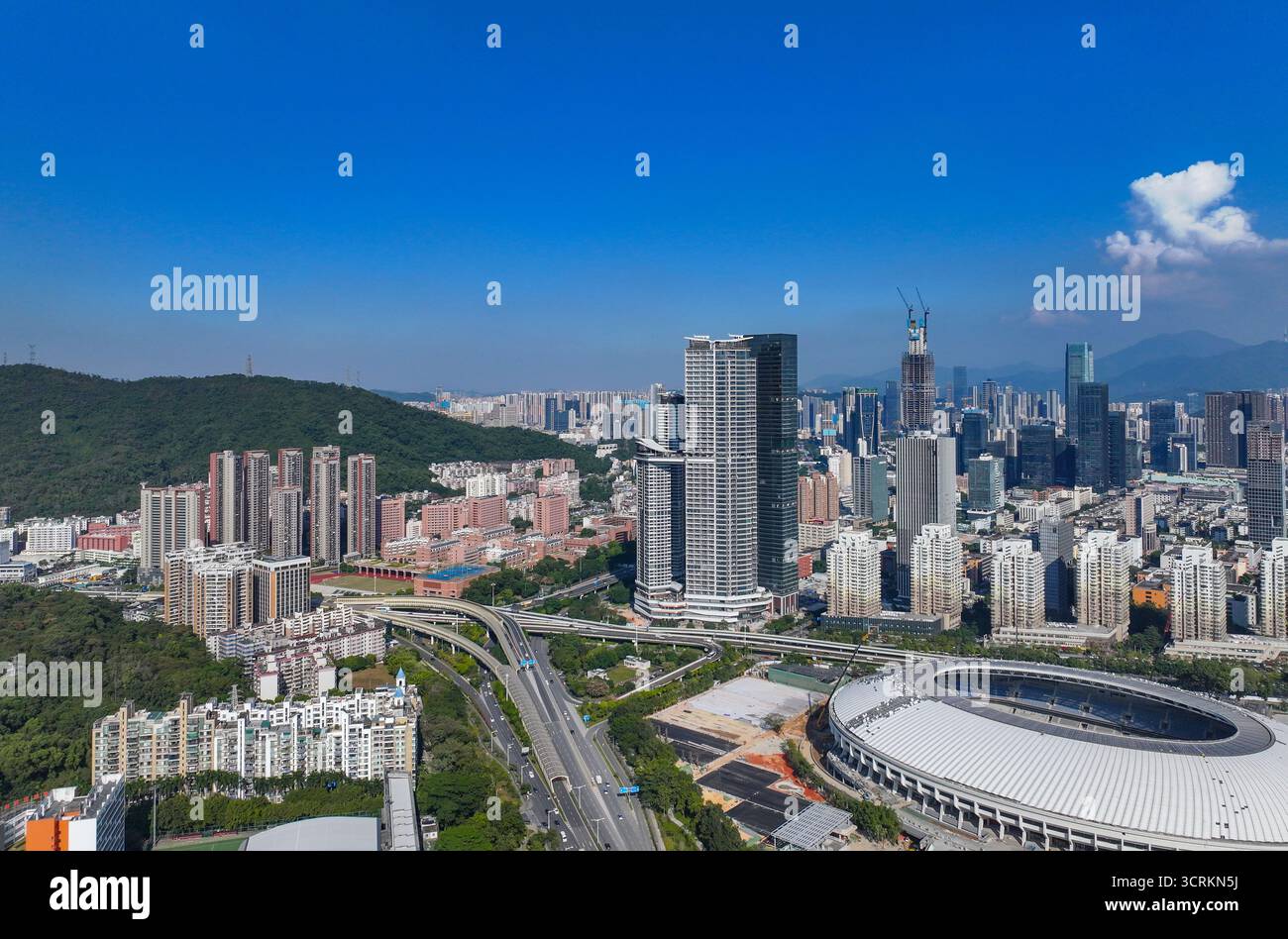 Photographie aérienne du gymnase du centre sportif de Shenzhen dans le district de Futian, Shenzhen, province du Guangdong Banque D'Images