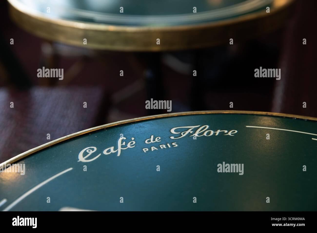 Café de flore. Paris est la capitale et la plus grande ville de France Banque D'Images