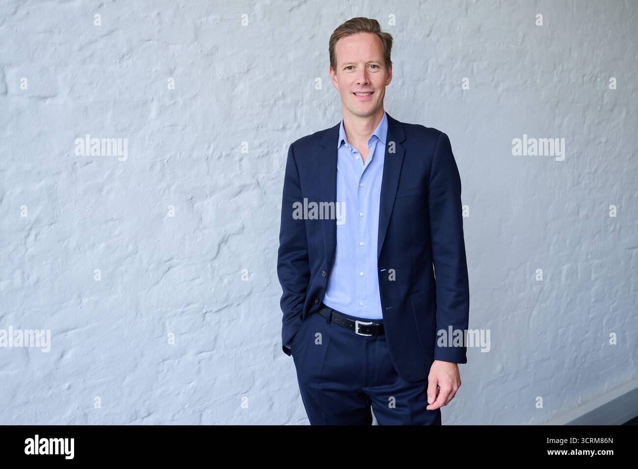 Berlin, Allemagne. 1er octobre 2025. Roman Portack, directeur général du Conseil de presse allemand, se tient devant l'interview accordée à l'agence de presse allemande dpa dans les bureaux du Conseil de presse. Crédit : Annette Riedl/dpa/Alamy Live News Banque D'Images