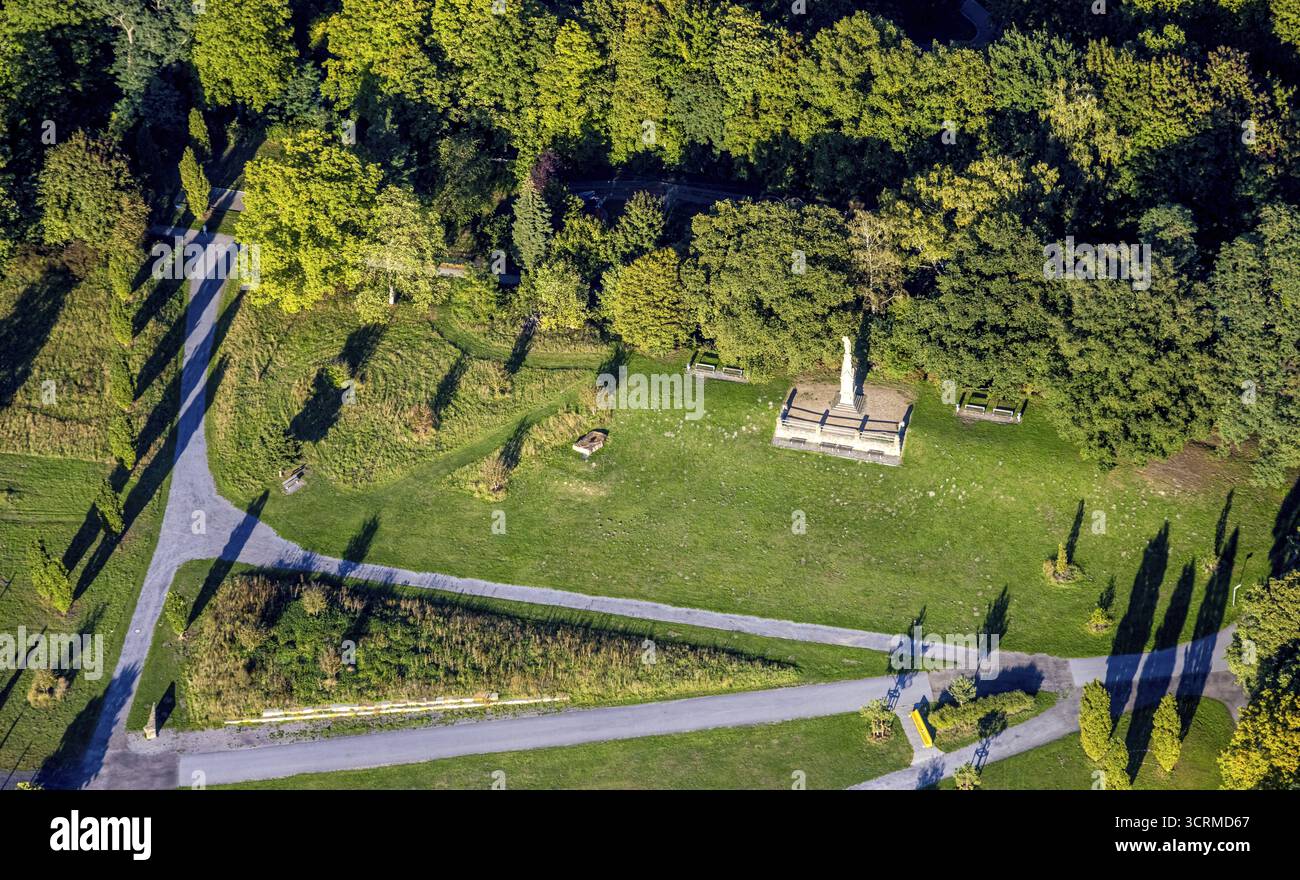 Vue aérienne, terrain de parade avec mémorial de guerre, mémorial germanique pour les morts de la guerre franco-prussienne 1870/71, vue historique, centre, Hamm, Ruh Banque D'Images