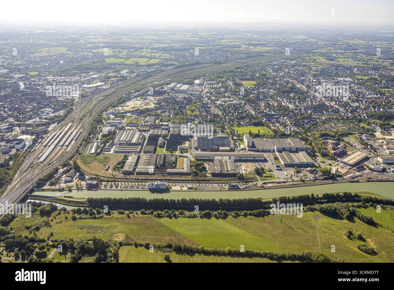 Vue aérienne, port sur le canal Datteln-Hamm, zone industrielle Hafenstrasse et Dortmunder Strasse, gare principale et vue sur le triage, ce Banque D'Images