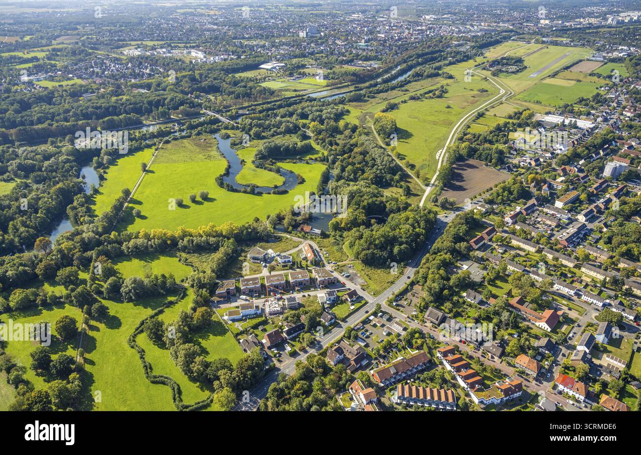 Vue aérienne, espace d'expérience, aérodrome Hamm-Lippewiesen, plaine inondable de Lippe et méandre fluviale, Schlossmuehle Heessen et Schlossstrasse développement sont Banque D'Images