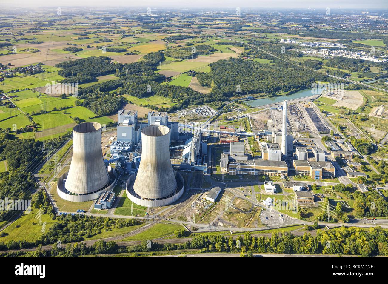 Vue aérienne, centrale électrique RWE Westfalen, prairies et champs agricoles, vue lointaine, Eilmsen, Welver, région de la Ruhr, Rhénanie du Nord-Westphalie, Allemagne, DE Banque D'Images