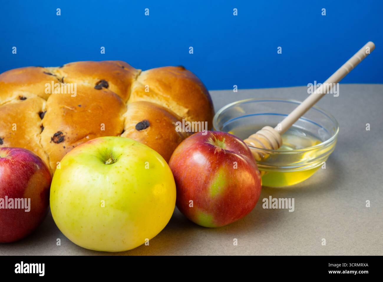 Rosh Hashanah Fast Challah pain, pommes et miel Banque D'Images