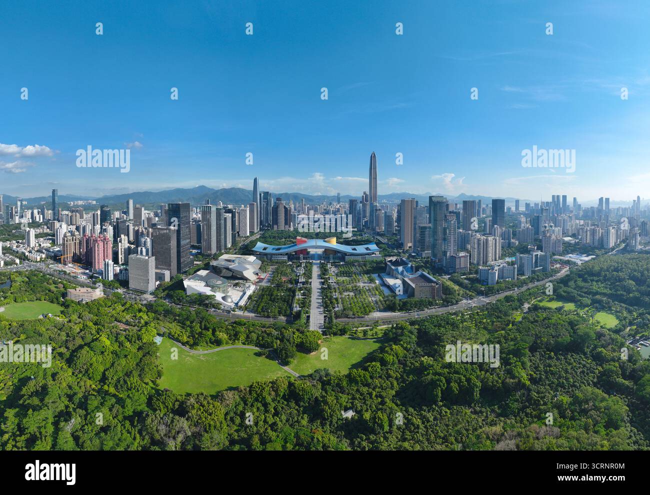 Photographie aérienne du parc de montagne Lianhua dans le centre civique Futian CBD, Shenzhen Banque D'Images