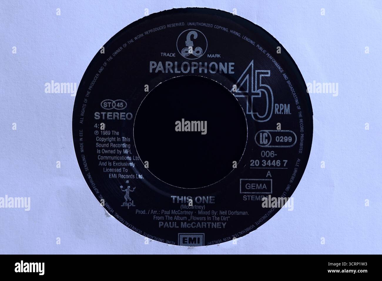 Vinitage Vinyl Singles 7″, Paul McCartney , celui-ci, Parlaphone Records, 1989 Banque D'Images