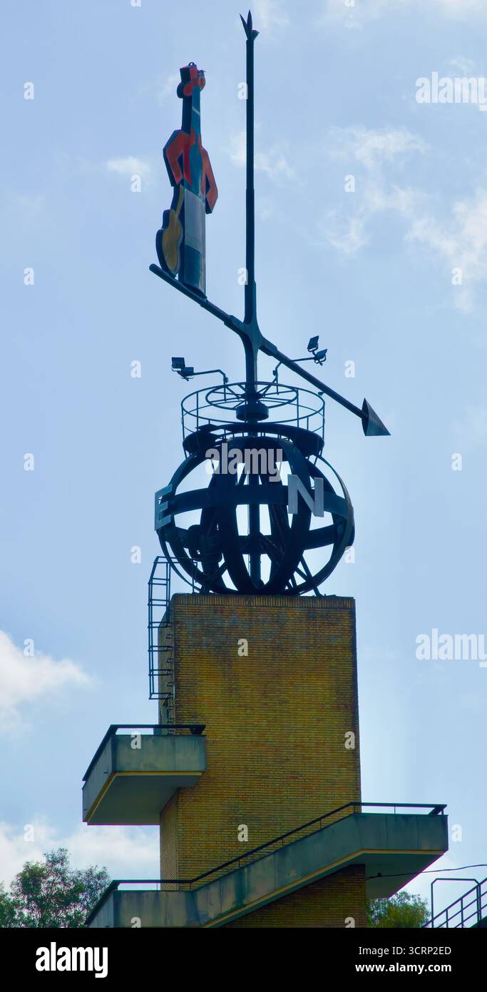 Guinness détenteur du record du monde de la plus grande girouette opérationnelle à la maison Tío Pepe González Byass Sherry Jerez de la Frontera Andalousie Espagne Banque D'Images