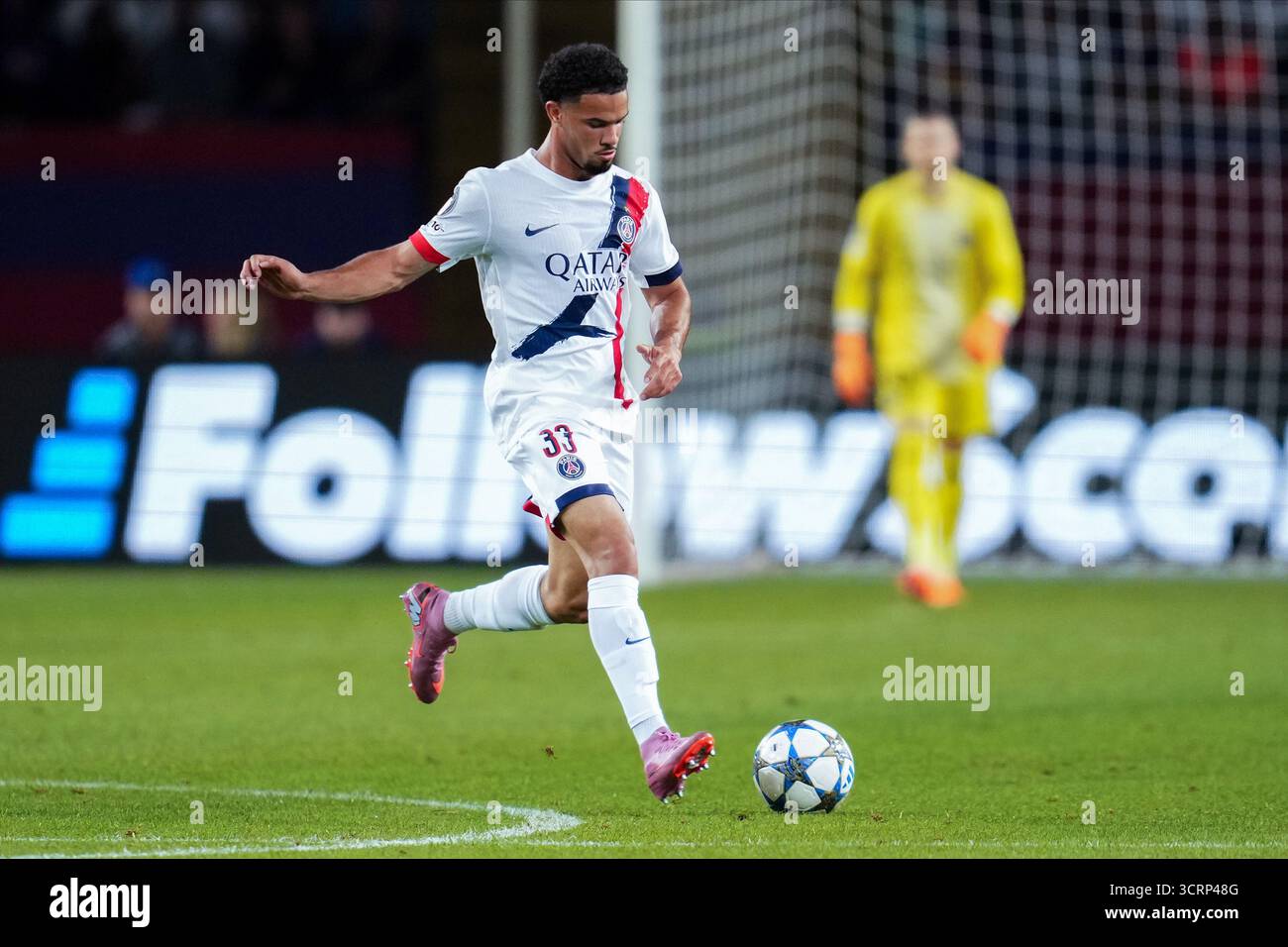 Barcelone, Espagne. 02 octobre 2025. Warren Zaïre-Emery du Paris Saint Germain FC lors du match de l'UEFA Champions League, entre le FC Barcelone et le Paris Saint Germain PSG, stade Lluis Companys le 1er octobre 2025 à Barcelone, Espagne. (Photo de Bagu Blanco/PRESSIN) crédit : AGENCE SPORTIVE PRESSINPHOTO/Alamy Live News Banque D'Images