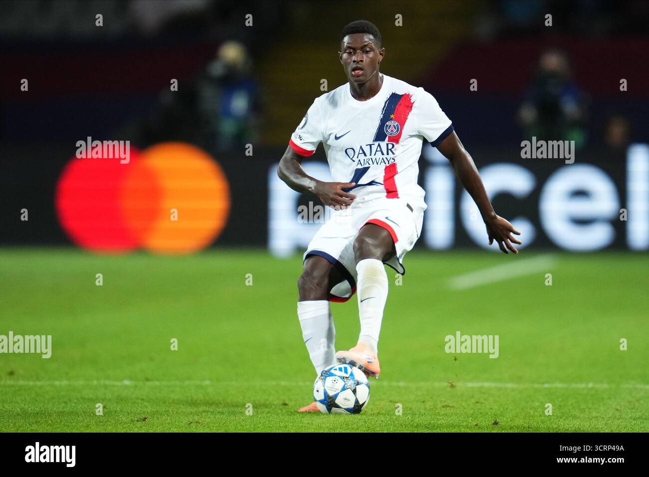 Barcelone, Espagne. 02 octobre 2025. Nuno Mendes du Paris Saint Germain FC lors du match de l'UEFA Champions League, entre le FC Barcelone et le Paris Saint Germain PSG, stade Lluis Companys le 1er octobre 2025 à Barcelone, Espagne. (Photo de Bagu Blanco/PRESSIN) crédit : AGENCE SPORTIVE PRESSINPHOTO/Alamy Live News Banque D'Images