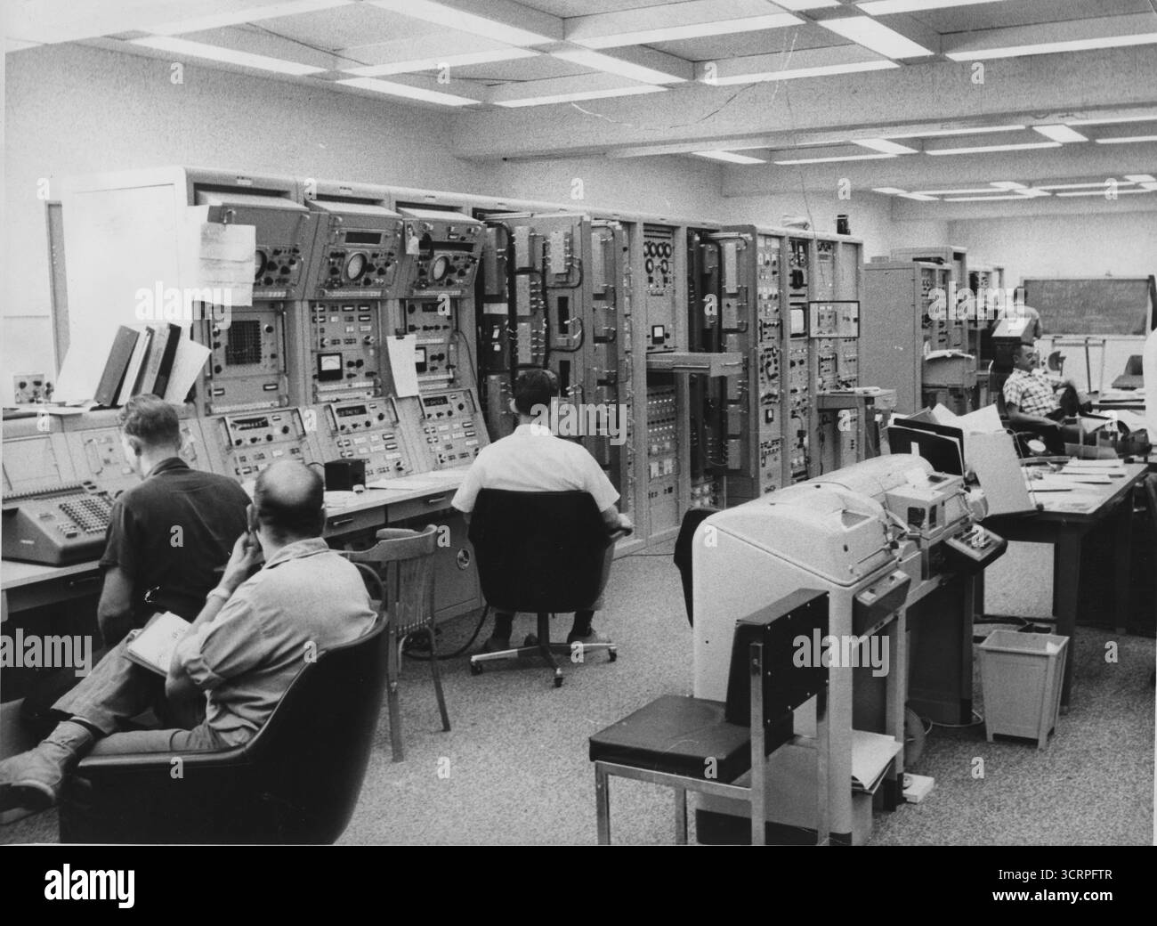 Robledo de Chavela, 12 juillet 1965. Image de la salle de contrôle de la station spatiale Robledo de Chavela, dont les panneaux collecteraient des informations du 'Mariner IV'. Crédit : album / Archivo ABC Banque D'Images