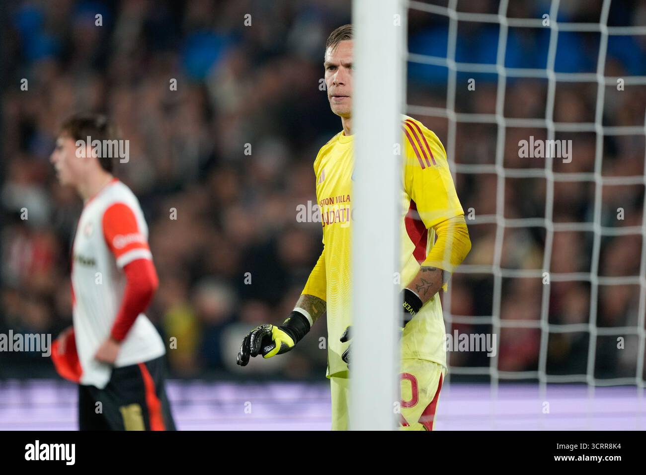 ROTTERDAM, 02-10-2025, Stadium de Kuip, saison 2025/2026, Europa League football . Match entre Feyenoord et Aston Villa, photo montre le gardien Marco Bizot de Aston Villa crédit : Pro Shots/Alamy Live News Banque D'Images