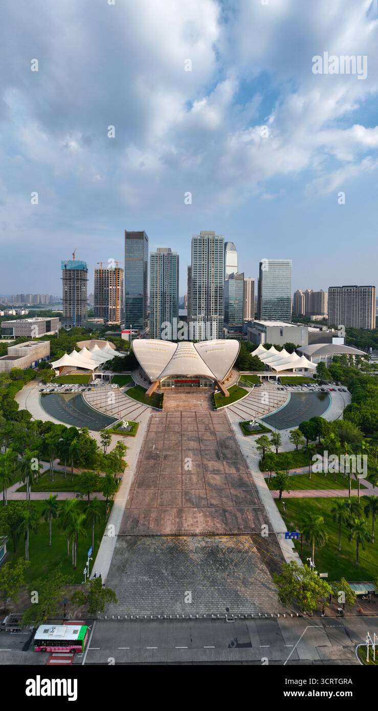Photographie aérienne du parc sportif du centre administratif de Jiangbei dans le district de Huicheng, ville de Huizhou Banque D'Images