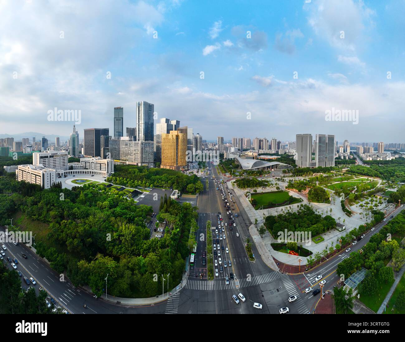 Photographie aérienne du parc sportif du centre administratif de Jiangbei dans le district de Huicheng, ville de Huizhou Banque D'Images