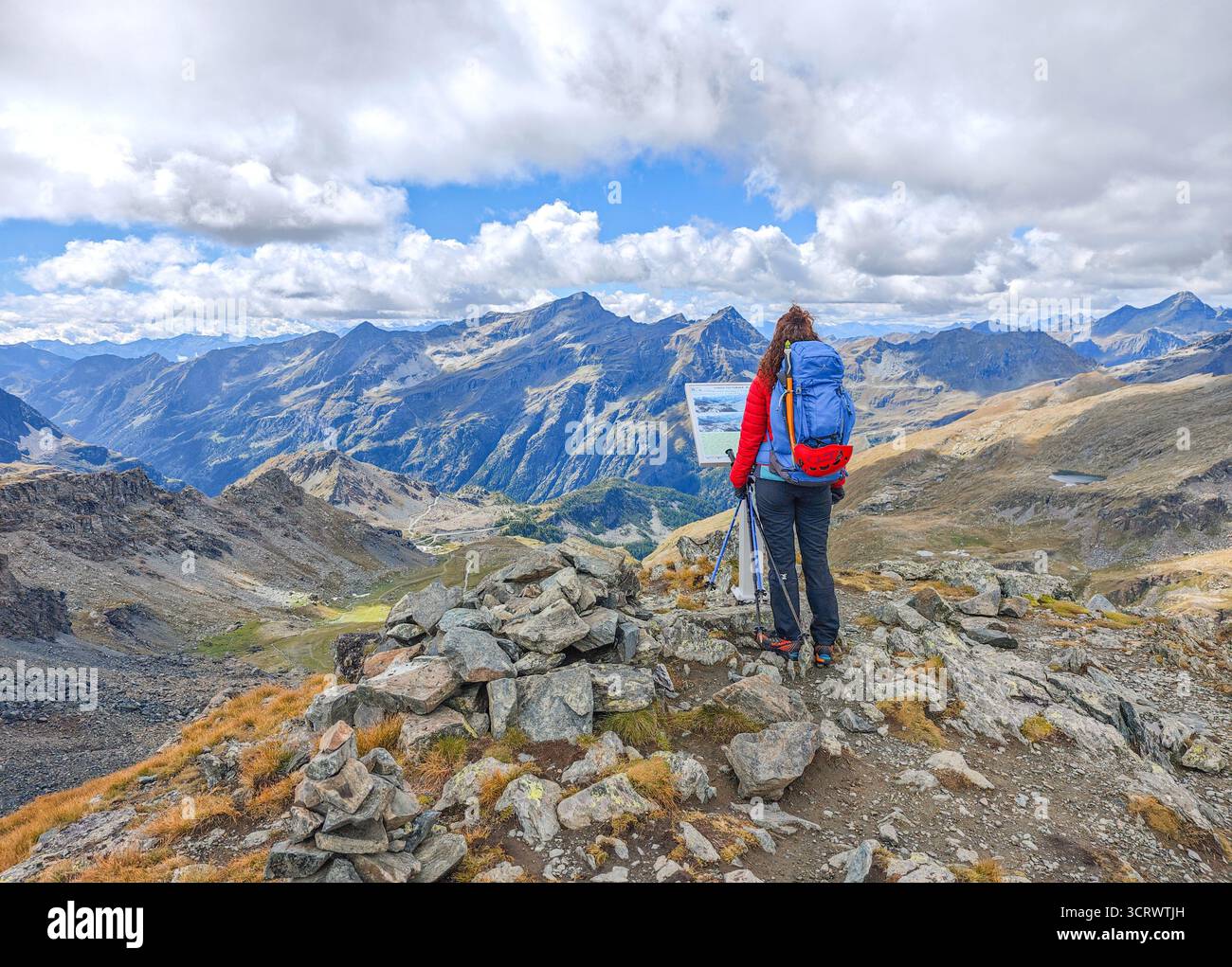 Monte Rosa (Italie) - Une vue sur les montagnes en Valsesia avec Monte Rosa sommet des Alpes, des chemins alpinistes vers Rifugio Modena et Capanna Margherita refuge Banque D'Images