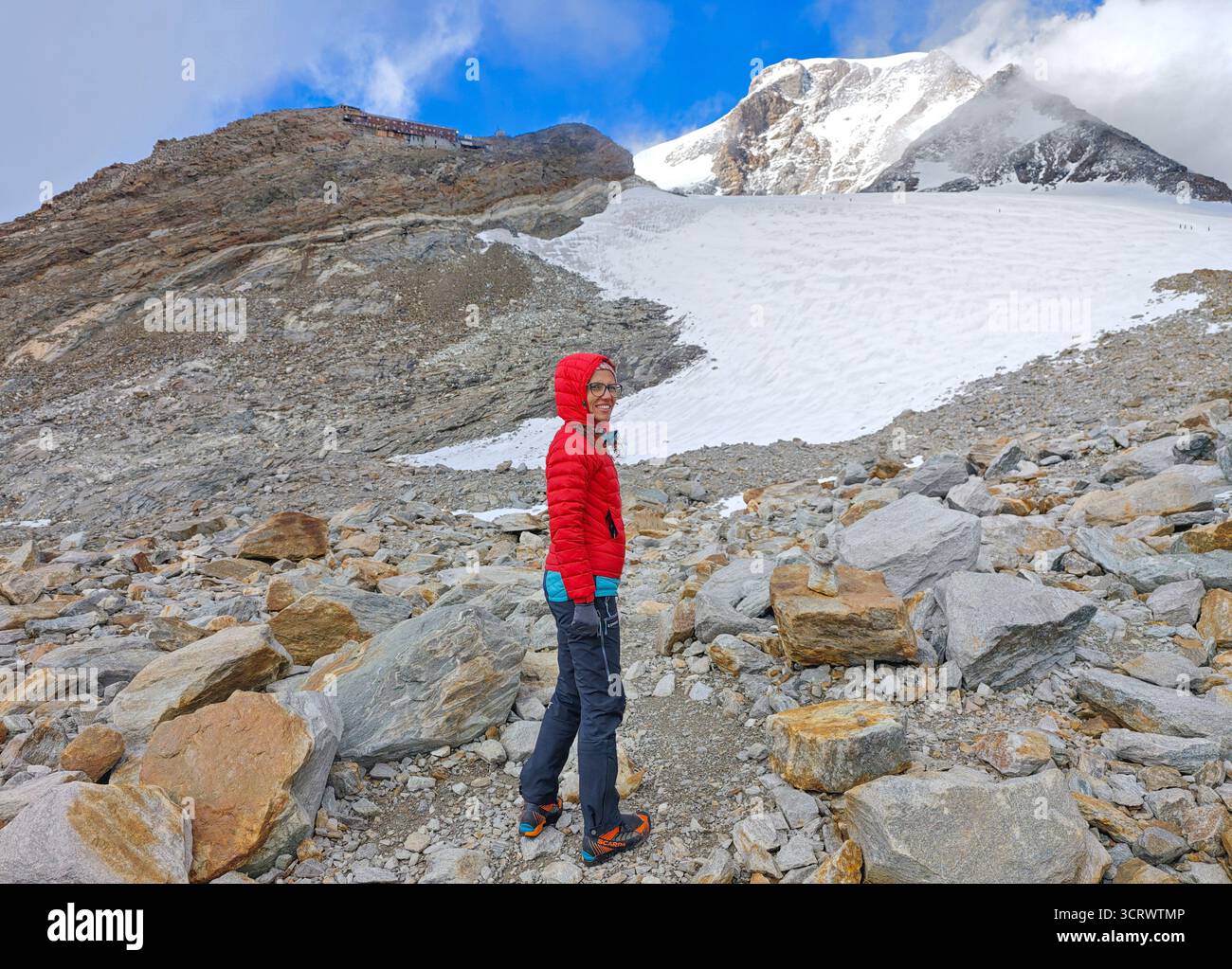 Monte Rosa (Italie) - Une vue sur les montagnes en Valsesia avec Monte Rosa sommet des Alpes, des chemins alpinistes vers Rifugio Modena et Capanna Margherita refuge Banque D'Images