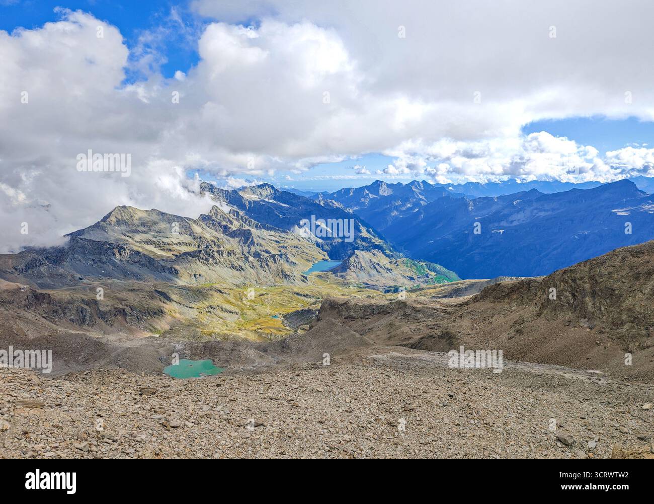 Monte Rosa (Italie) - Une vue sur les montagnes en Valsesia avec Monte Rosa sommet des Alpes, des chemins alpinistes vers Rifugio Modena et Capanna Margherita refuge Banque D'Images