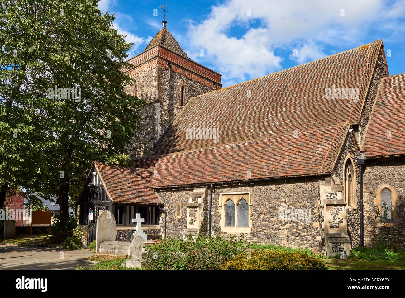 L'église normande de St Helen et St Giles à Rainham, dans le quartier londonien de Havering, Grand Londres, Royaume-Uni Banque D'Images