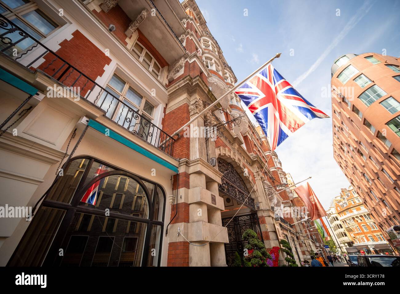 LONDRES- 23 AOÛT 2025 : James' court, A Taj Hotel est un hôtel de luxe 4 étoiles à Westminster, Londres, connu pour son architecture victorienne. Banque D'Images