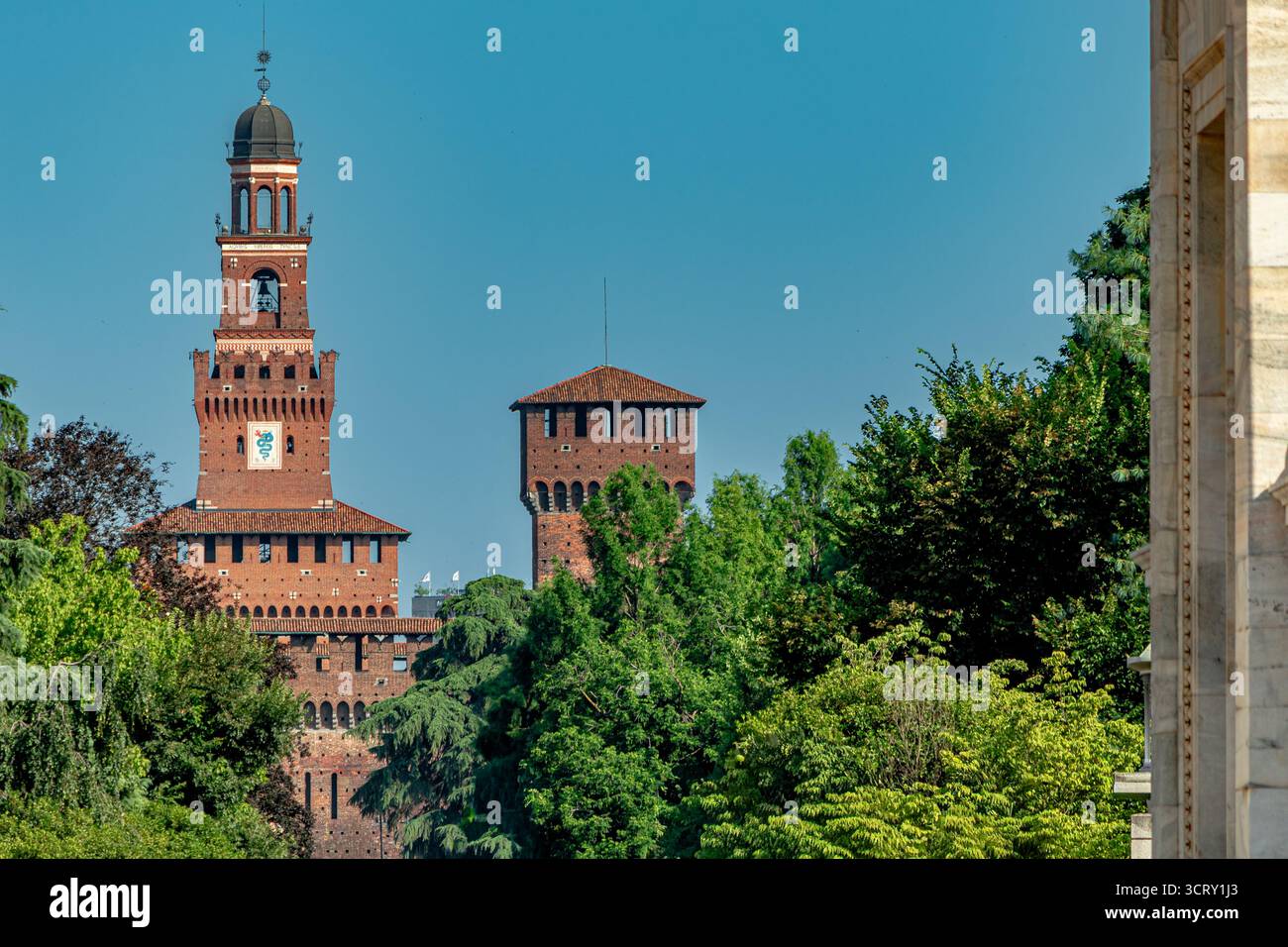 Torre del Filarete la tour principale du château des Sforza ou Castello Sforzesco est une fortification médiévale située à Milan, en Italie Banque D'Images Torre del Filarete la tour principale du château des Sforza ou Castello Sforzesco est une fortification médiévale située à Milan, en Italie Banque D'Images