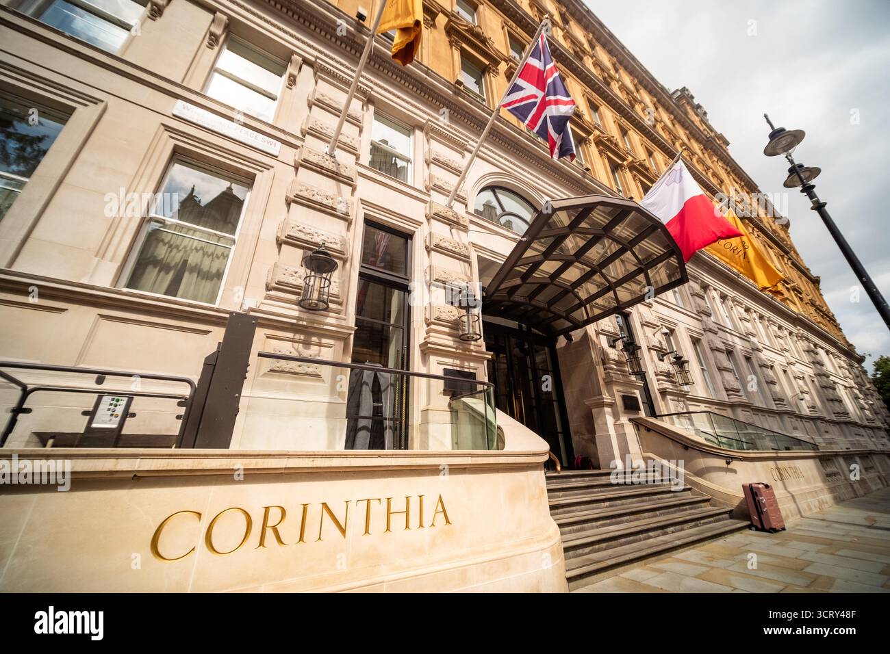 LONDRES - 23 AOÛT 2025 : le Corinthia London - hôtel de luxe cinq étoiles dans le centre de Londres, situé sur Whitehall près de la Tamise, Trafalgar Square Banque D'Images