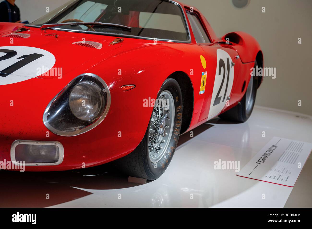 Le Ferrari Museo Enzo Ferrari Museum à Modène, dans le nord de l'Italie Banque D'Images