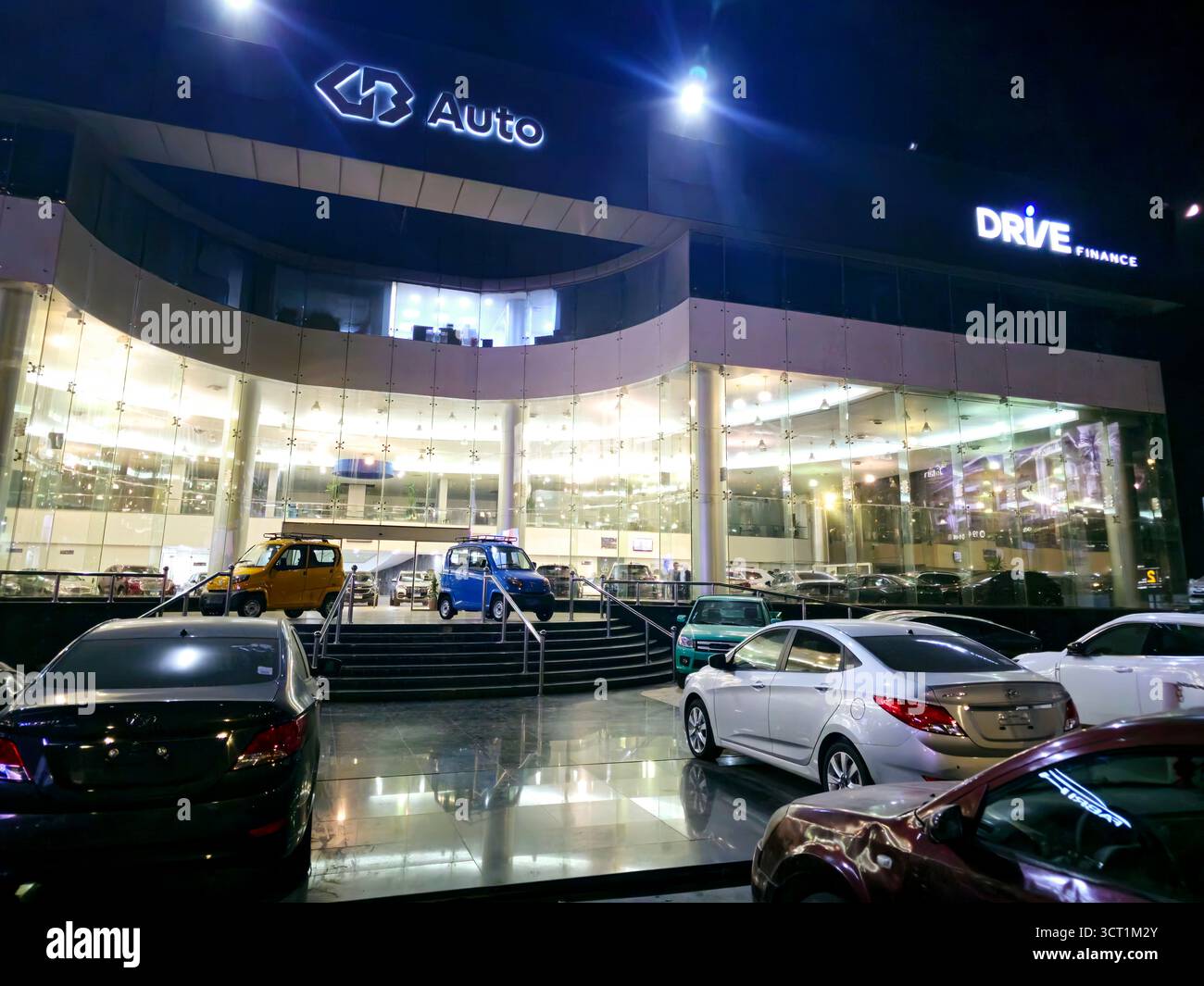 Le Caire, Egypte, septembre 29 2025 : GB Auto est un groupe automobile et de services financiers de premier plan au moyen-Orient et en Afrique, spécialisé dans l'ASEM Banque D'Images Le Caire, Egypte, septembre 29 2025 : GB Auto est un groupe automobile et de services financiers de premier plan au moyen-Orient et en Afrique, spécialisé dans l'ASEM Banque D'Images