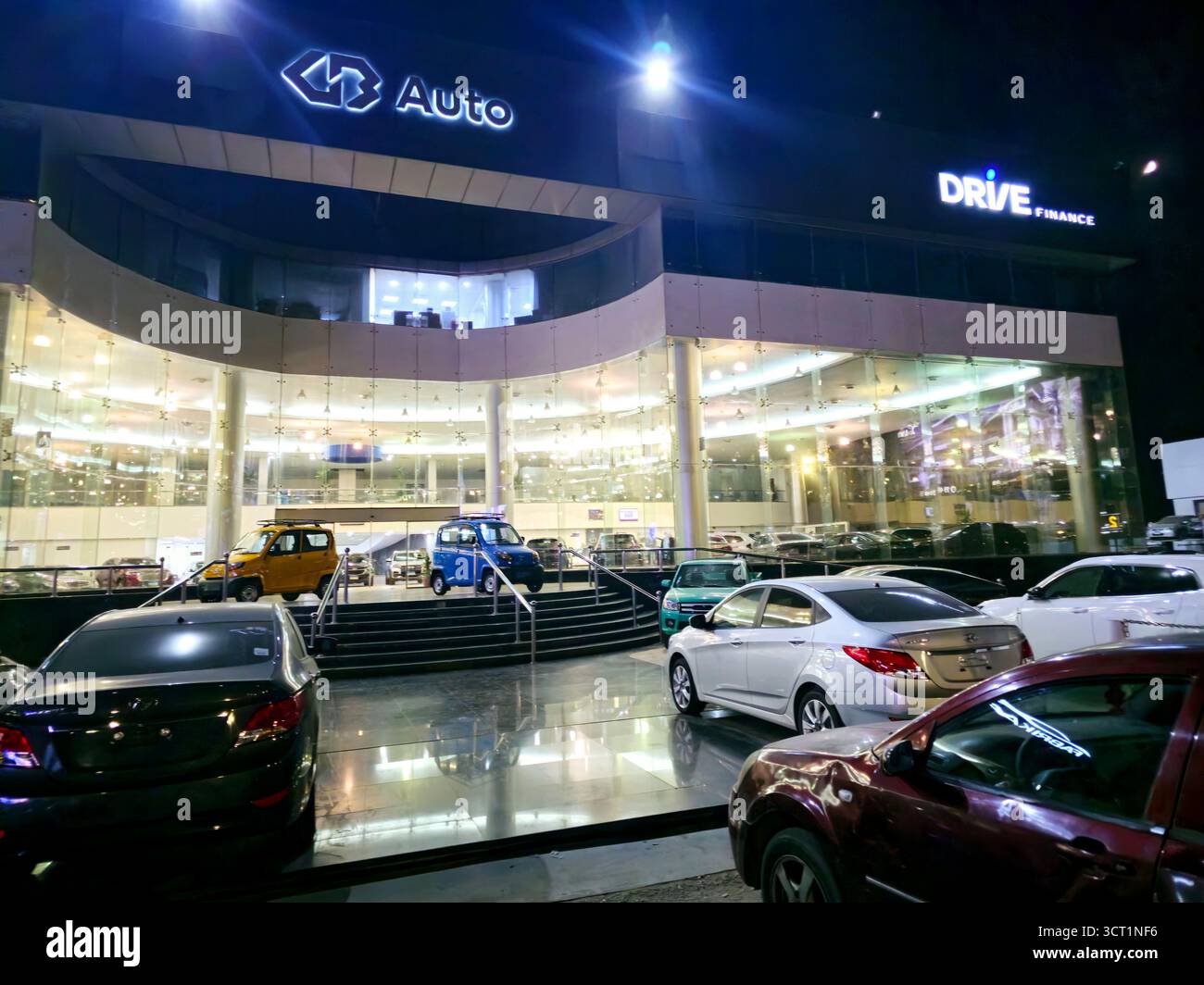 Le Caire, Egypte, septembre 29 2025 : GB Auto est un groupe automobile et de services financiers de premier plan au moyen-Orient et en Afrique, spécialisé dans l'ASEM Banque D'Images Le Caire, Egypte, septembre 29 2025 : GB Auto est un groupe automobile et de services financiers de premier plan au moyen-Orient et en Afrique, spécialisé dans l'ASEM Banque D'Images