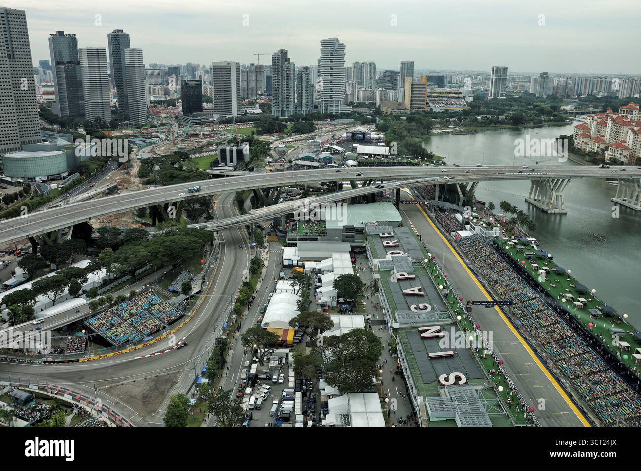 Singapour, Singapour. 04 octobre 2025. Andrea Kimi Antonelli (ITA) Mercedes AMG F1 W16. 04.10.2025. Championnat du monde de formule 1, Rd 18, Grand Prix de Singapour, Marina Bay Street circuit, Singapour, Journée de qualification. Crédit : James Moy/Alamy Live News Banque D'Images