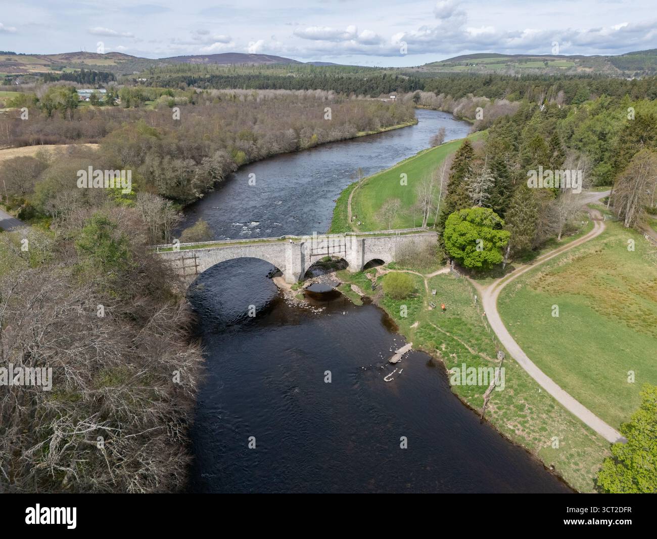 Le Old Spey Bridge à Grantown sur Spey Cairngorms National Park Scotland Banque D'Images