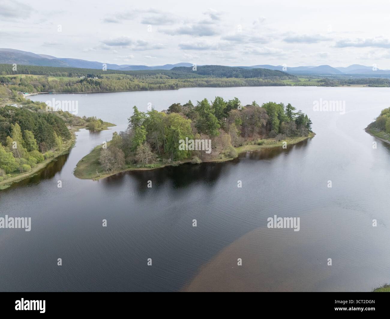 Loch Insh près de Kincraig Bridge Cairngorms National Park Scotland Banque D'Images