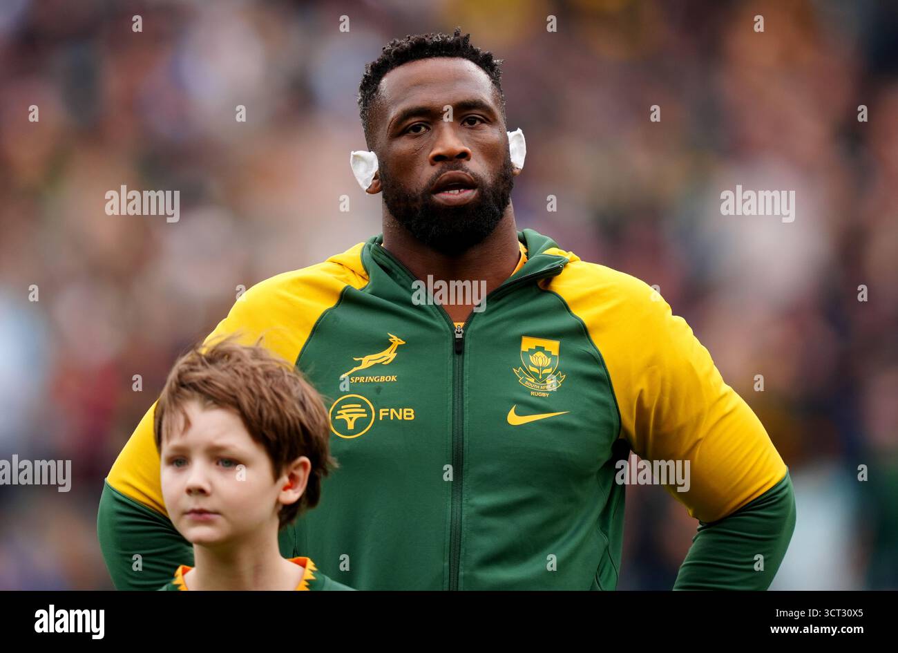 Le capitaine sud-africain Siya Kolisi s'aligne pour l'hymne national avant le match du championnat de rugby à l'Allianz Stadium de Londres. Date de la photo : samedi 4 octobre 2025. Banque D'Images