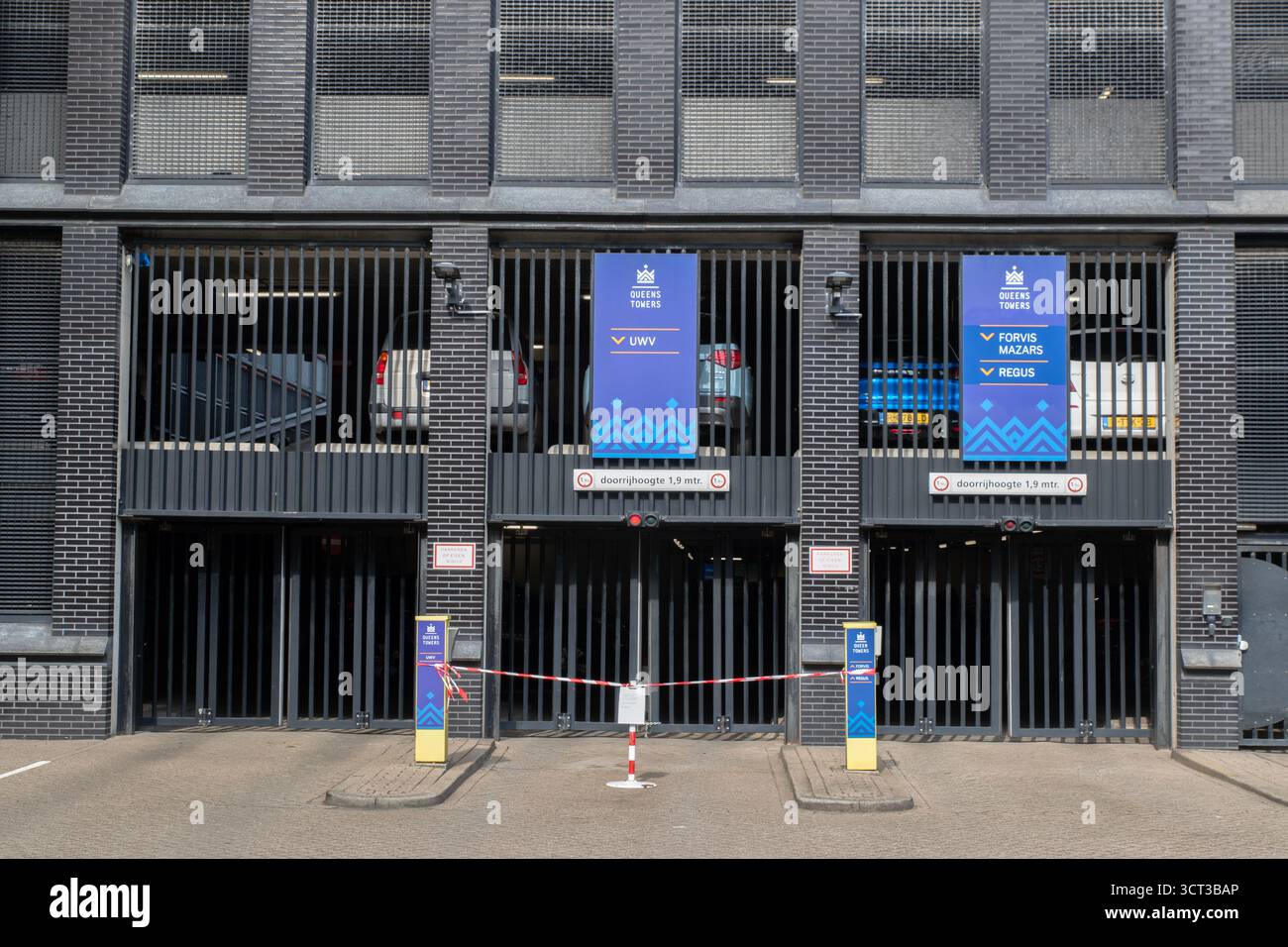 Entrée parking Towers Queens à Amsterdam pays-Bas 2-10-2025 Banque D'Images