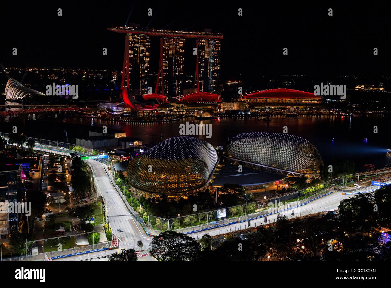 Singapour, Singapour. 04 octobre 2025. Lance Stroll (CDN) Aston Martin F1 Team AMR25. 04.10.2025. Championnat du monde de formule 1, Rd 18, Grand Prix de Singapour, Marina Bay Street circuit, Singapour, Journée de qualification. Crédit : James Moy/Alamy Live News Banque D'Images