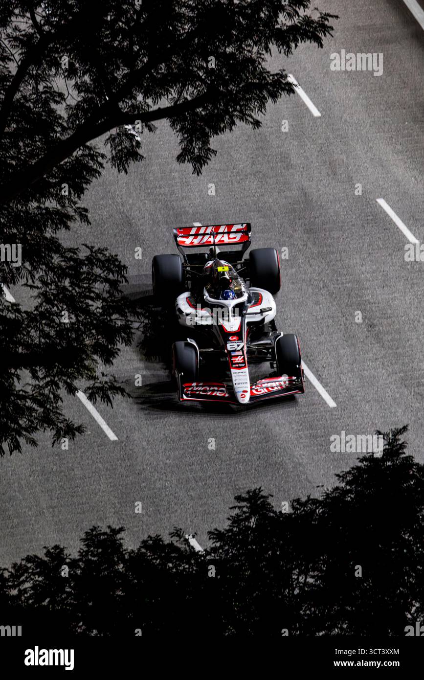 Singapour, Singapour. 04 octobre 2025. Oliver Bearman (GBR) Haas TTB-25. 04.10.2025. Championnat du monde de formule 1, Rd 18, Grand Prix de Singapour, Marina Bay Street circuit, Singapour, Journée de qualification. Crédit : James Moy/Alamy Live News Banque D'Images