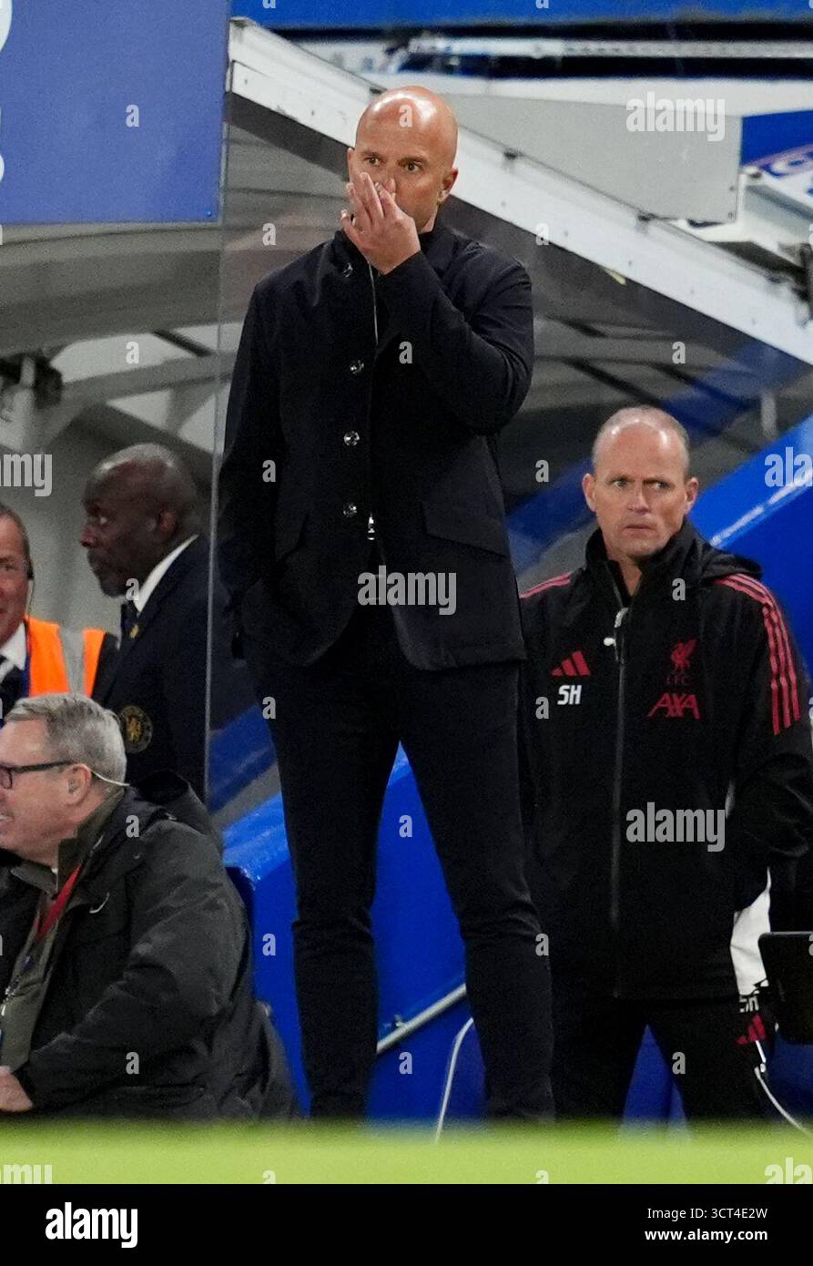 L'entraîneur de Liverpool, Arne Slot, lors du match de premier League à Stamford Bridge, Londres. Date de la photo : samedi 4 octobre 2025. Banque D'Images